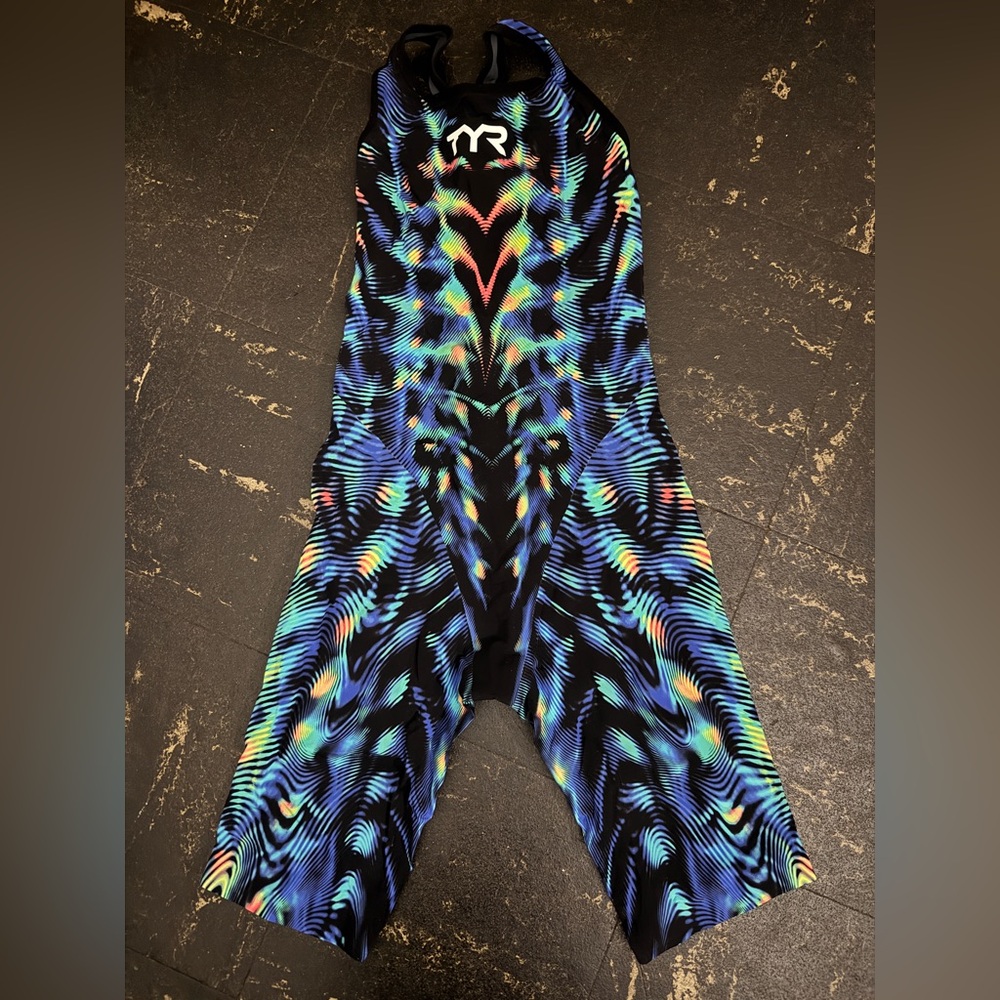 TYR Venzo Open Back size 24